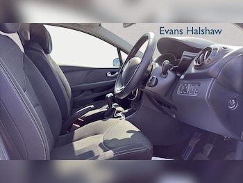 Used Renault Clio 2019 for sale - 79282336: Photo