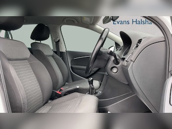 Used Volkswagen Polo 2016 for sale - 78247872: Photo