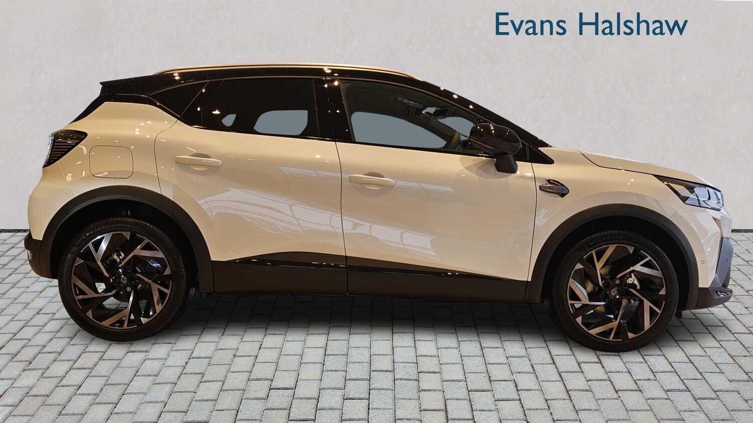 Used Renault Captur for sale - 77972859: Photo 6