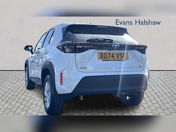 Used Toyota Yaris Cross 2024 for sale - 78278937: Photo