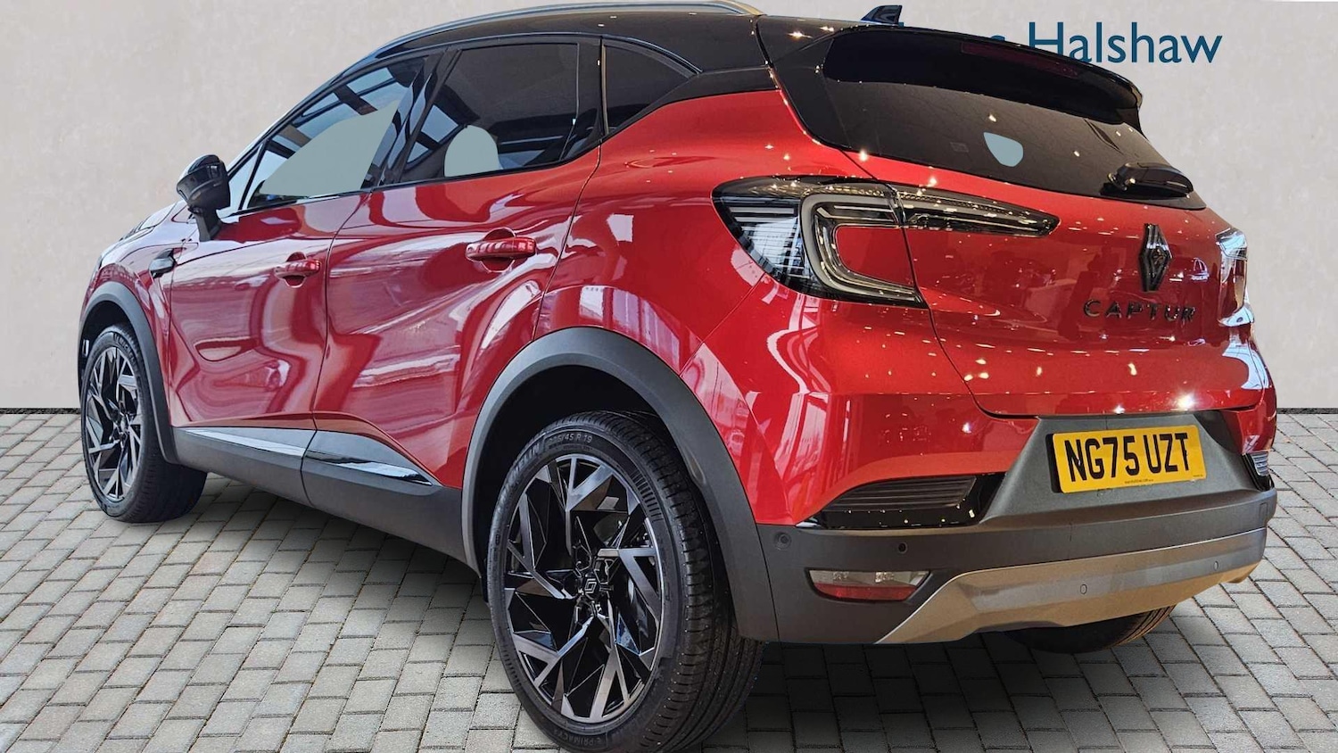 Used Renault Captur for sale - 77857388: Photo 2