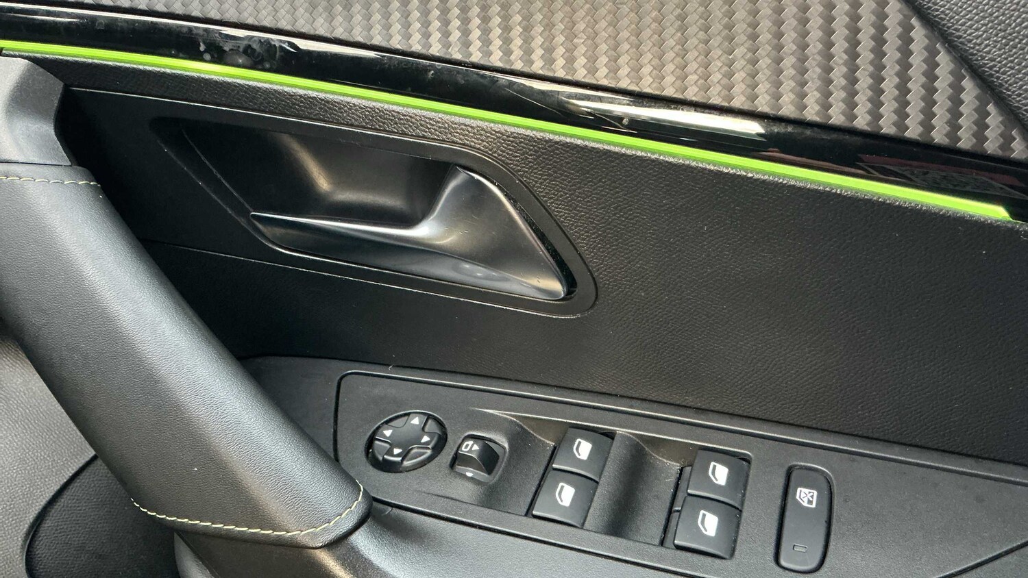 Used Peugeot 2008 for sale - 77859818: Photo 15