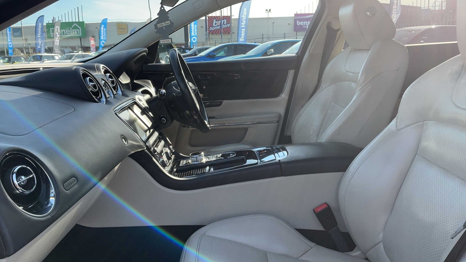 Used Jaguar XJ 2016 for sale - 78161594: Photo 8