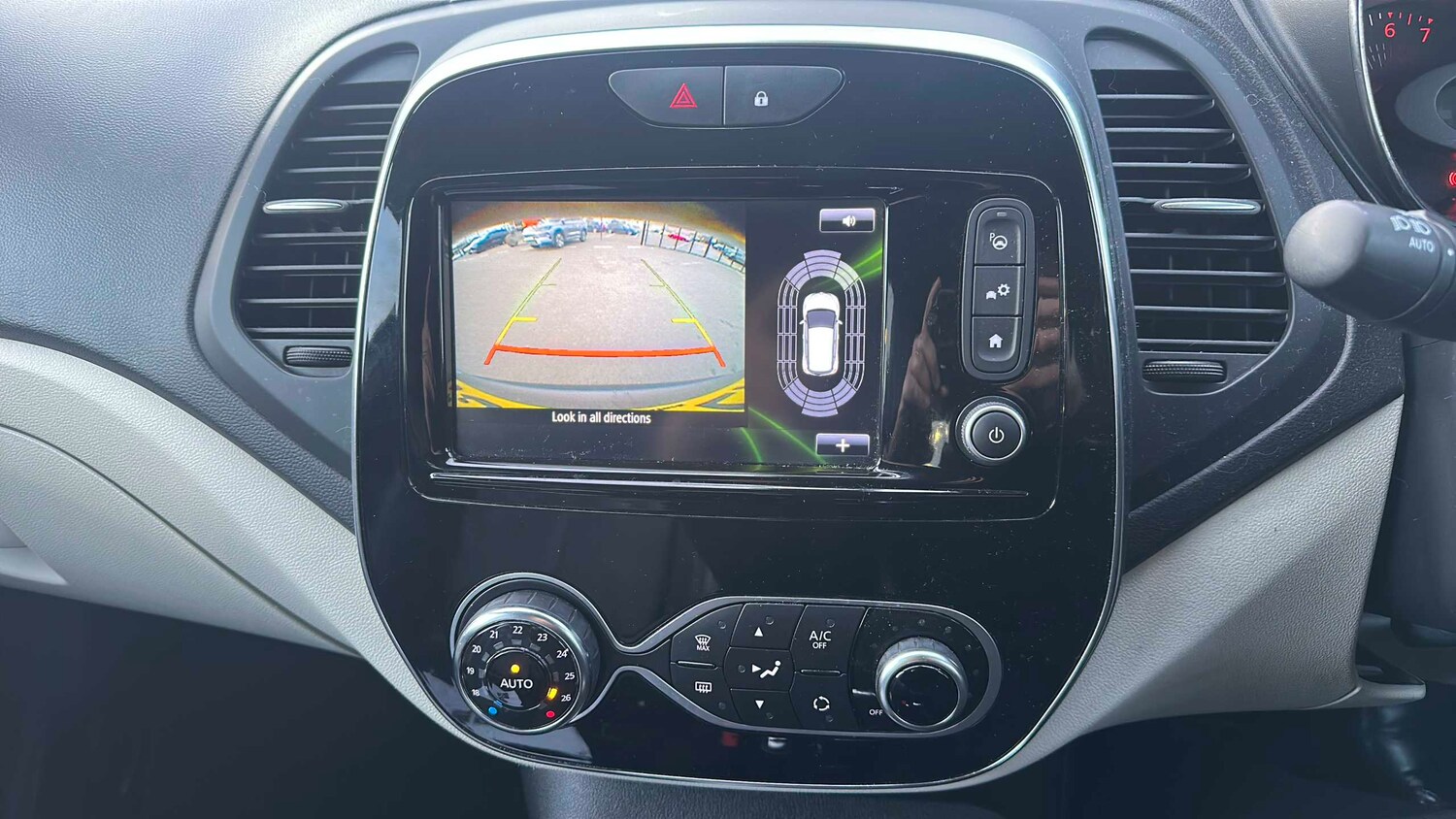 Used Renault Captur for sale - 77860724: Photo 14