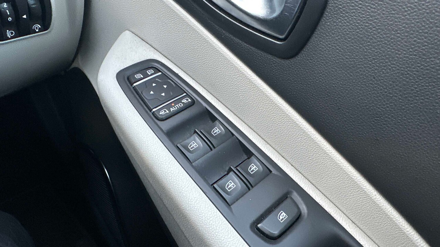 Used Renault Captur for sale - 77860724: Photo 15