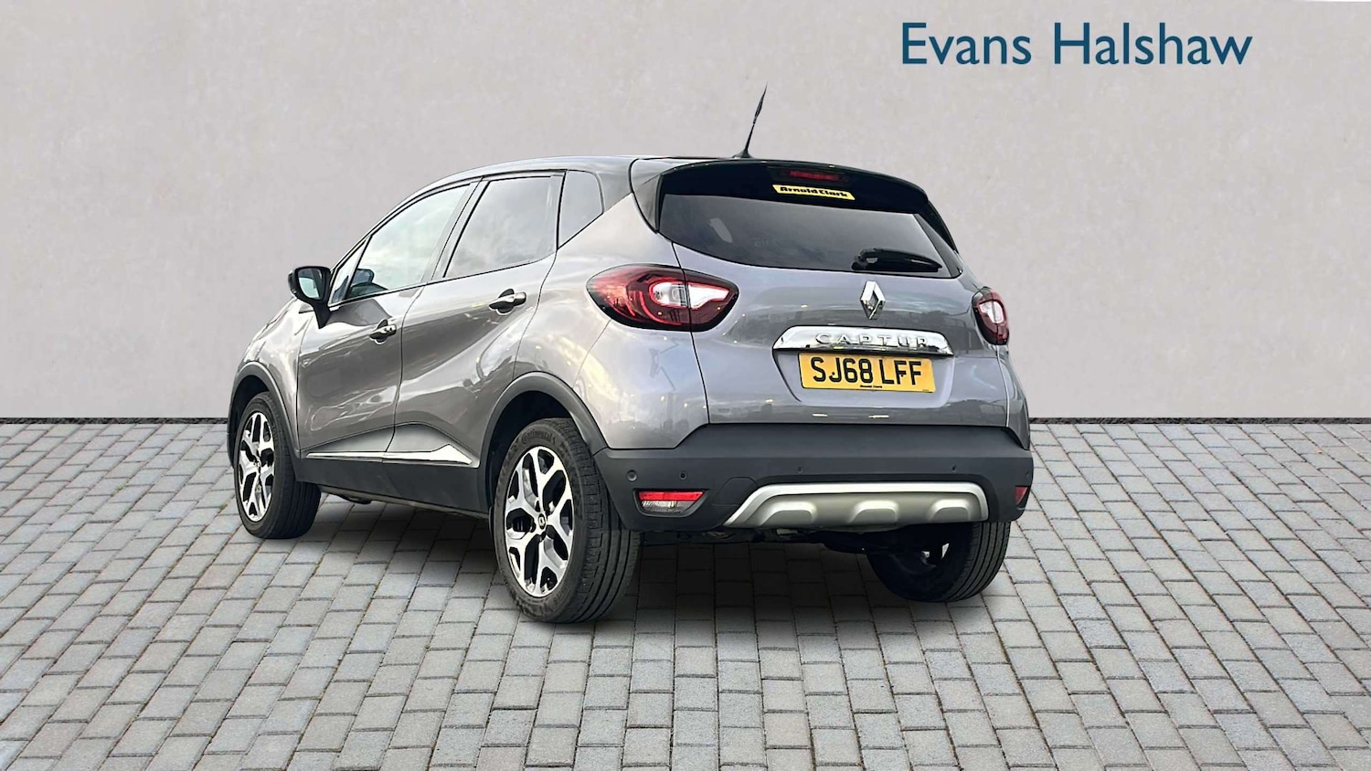 Used Renault Captur for sale - 77860724: Photo 2