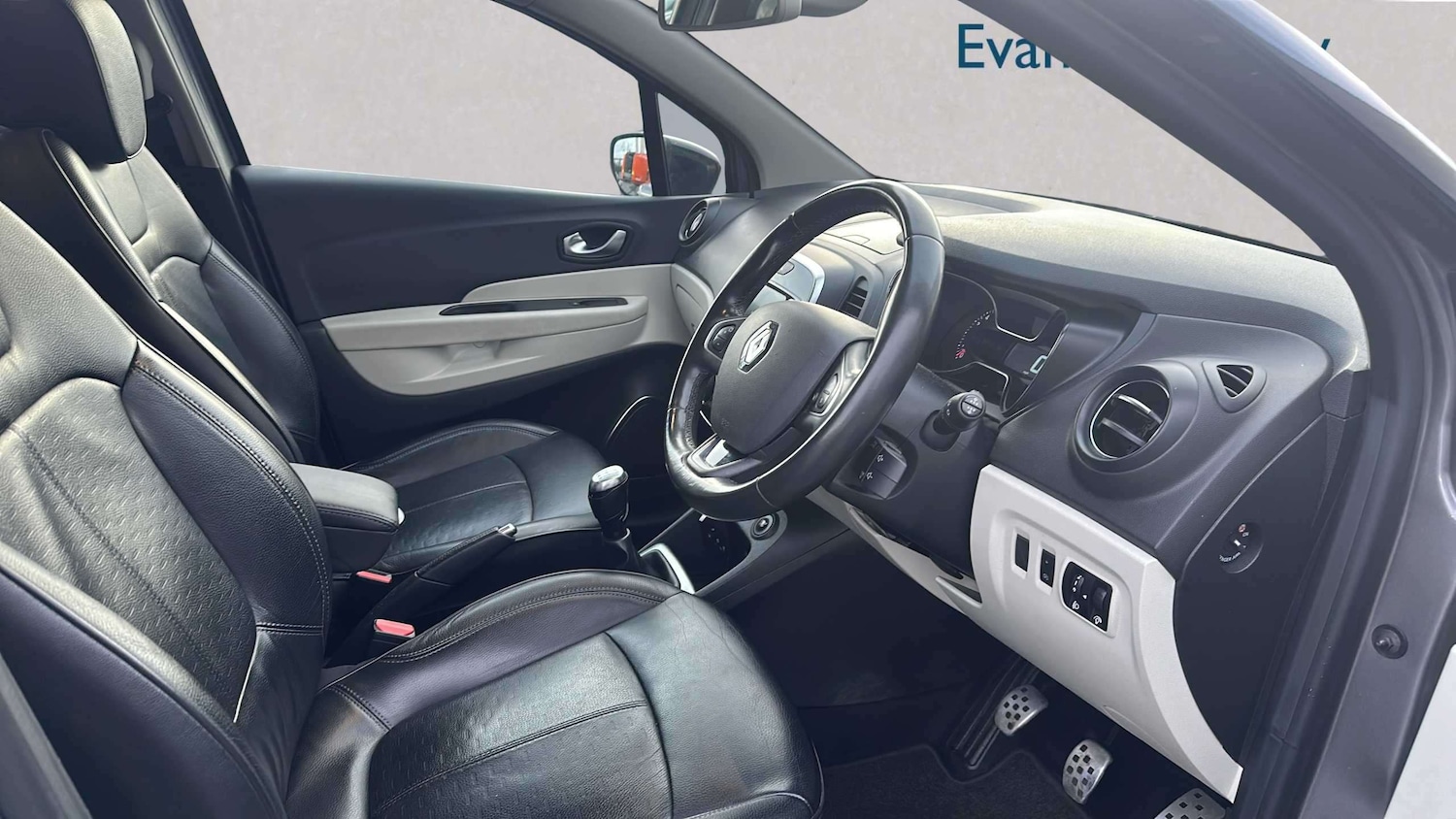 Used Renault Captur for sale - 77860724: Photo 3