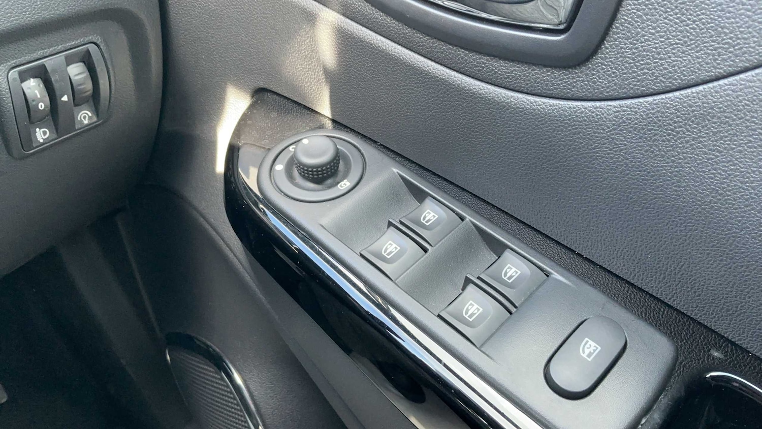 Used Renault Captur 2016 for sale - 78149056: Photo 14