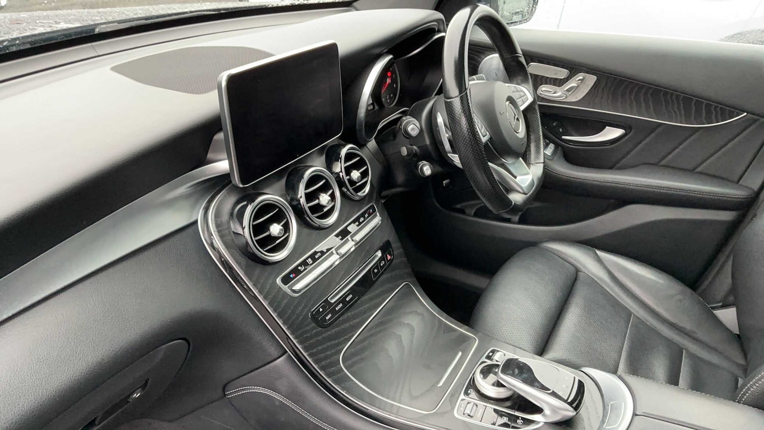 Used Mercedes-Benz GLC 2018 for sale - 78052023: Photo 13