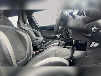 Used MINI Hatch 2021 for sale - 77861842: Photo