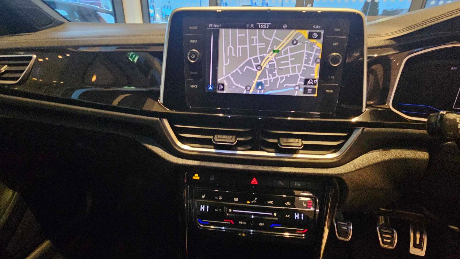 Used Volkswagen T-Roc 2023 for sale - 77857820: Photo 12