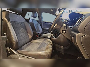 Used Volkswagen T-Roc 2023 for sale - 77857820: Photo