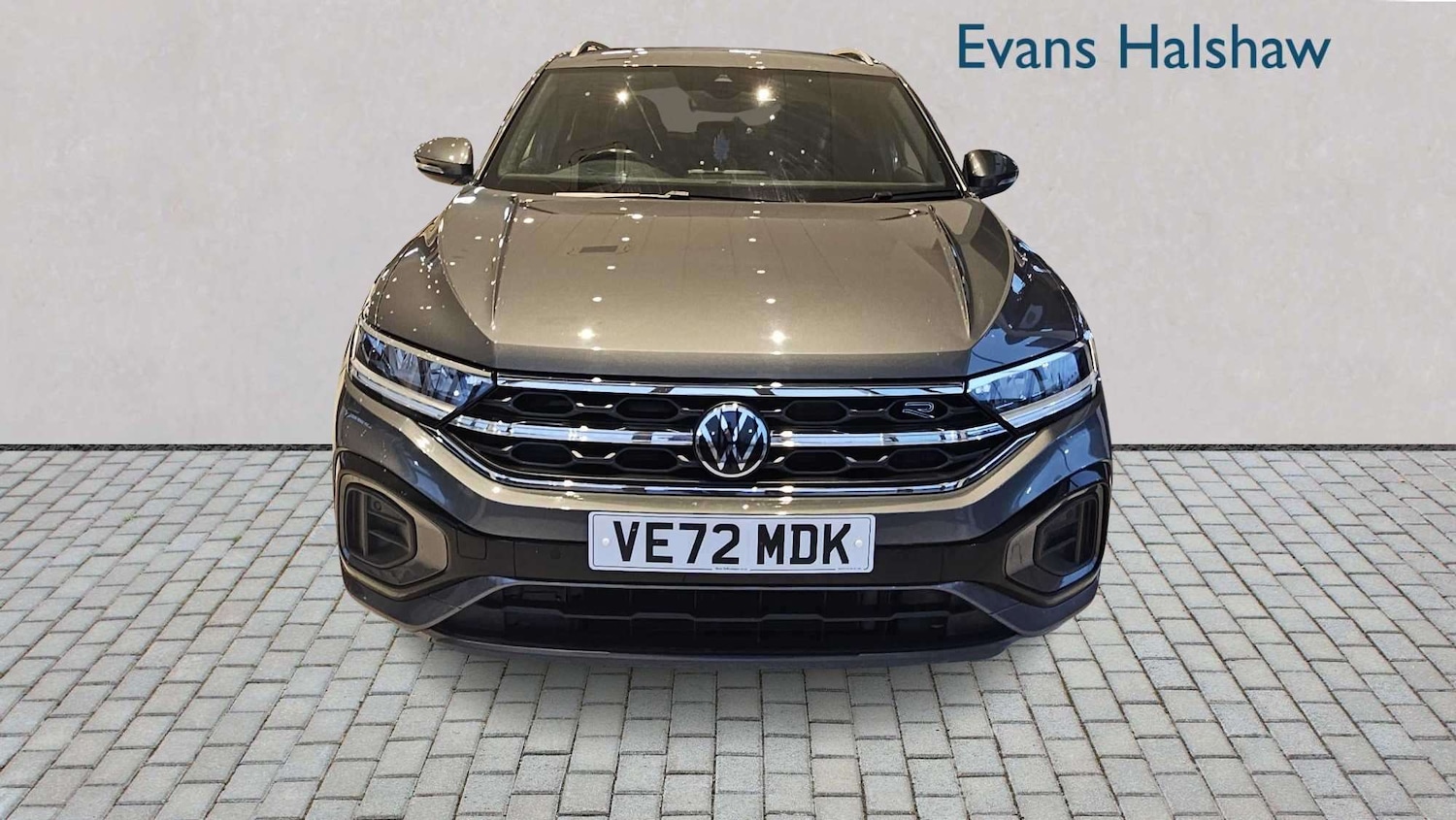 Used Volkswagen T-Roc 2023 for sale - 77857820: Photo 4