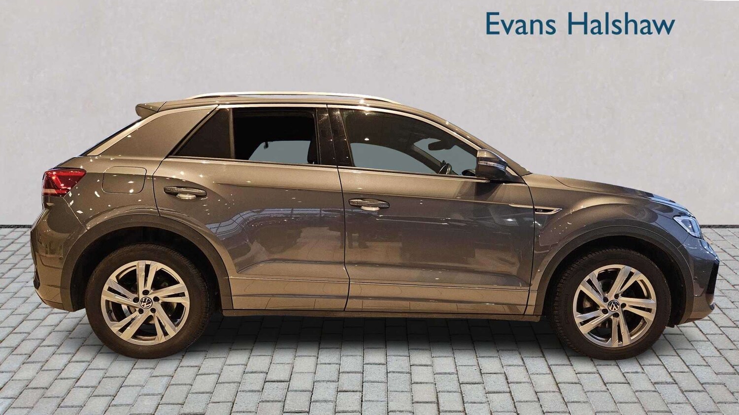 Used Volkswagen T-Roc 2023 for sale - 77857820: Photo 6