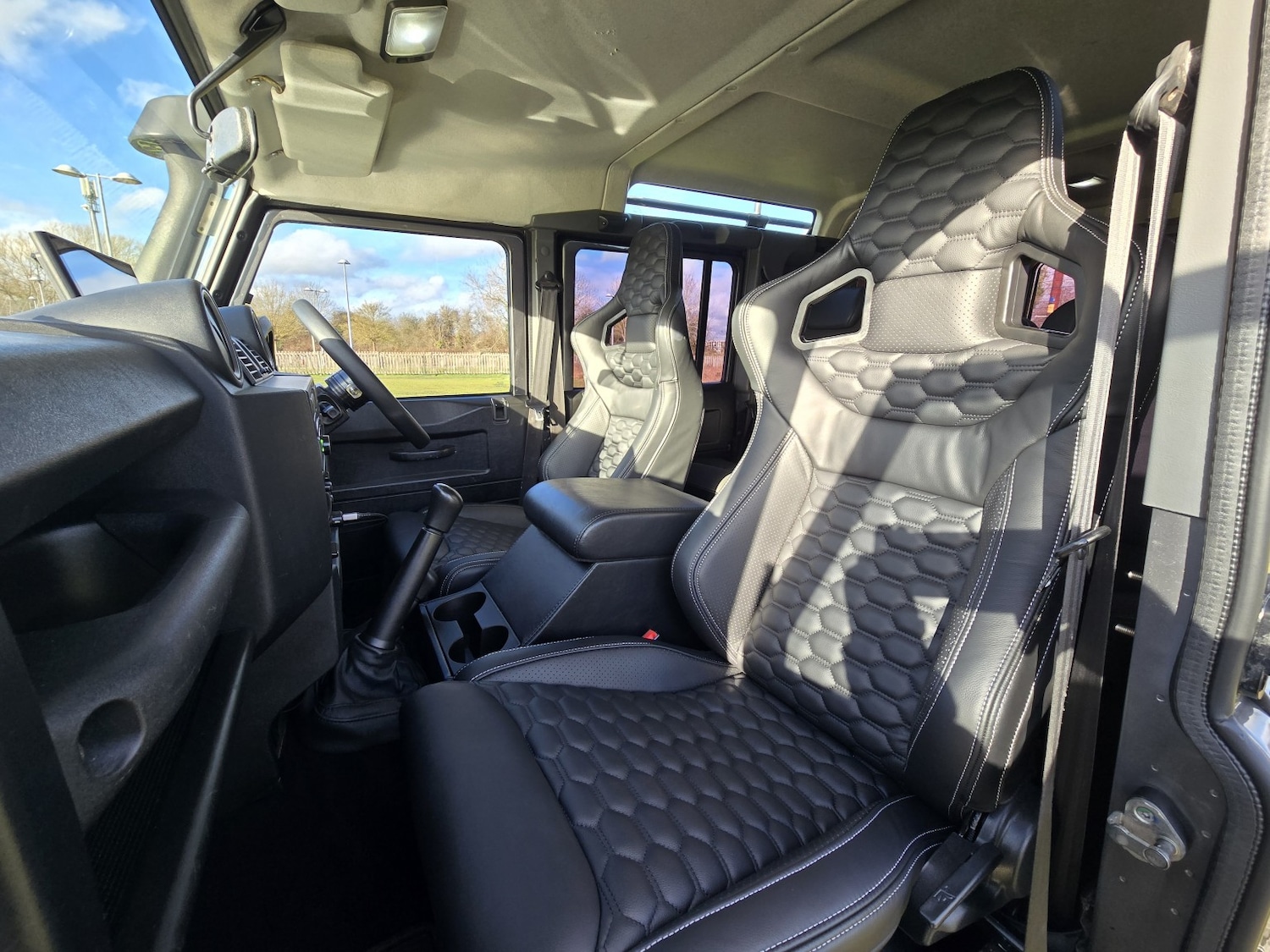 Used Land Rover Defender 2014 for sale - 77264470: Photo 18