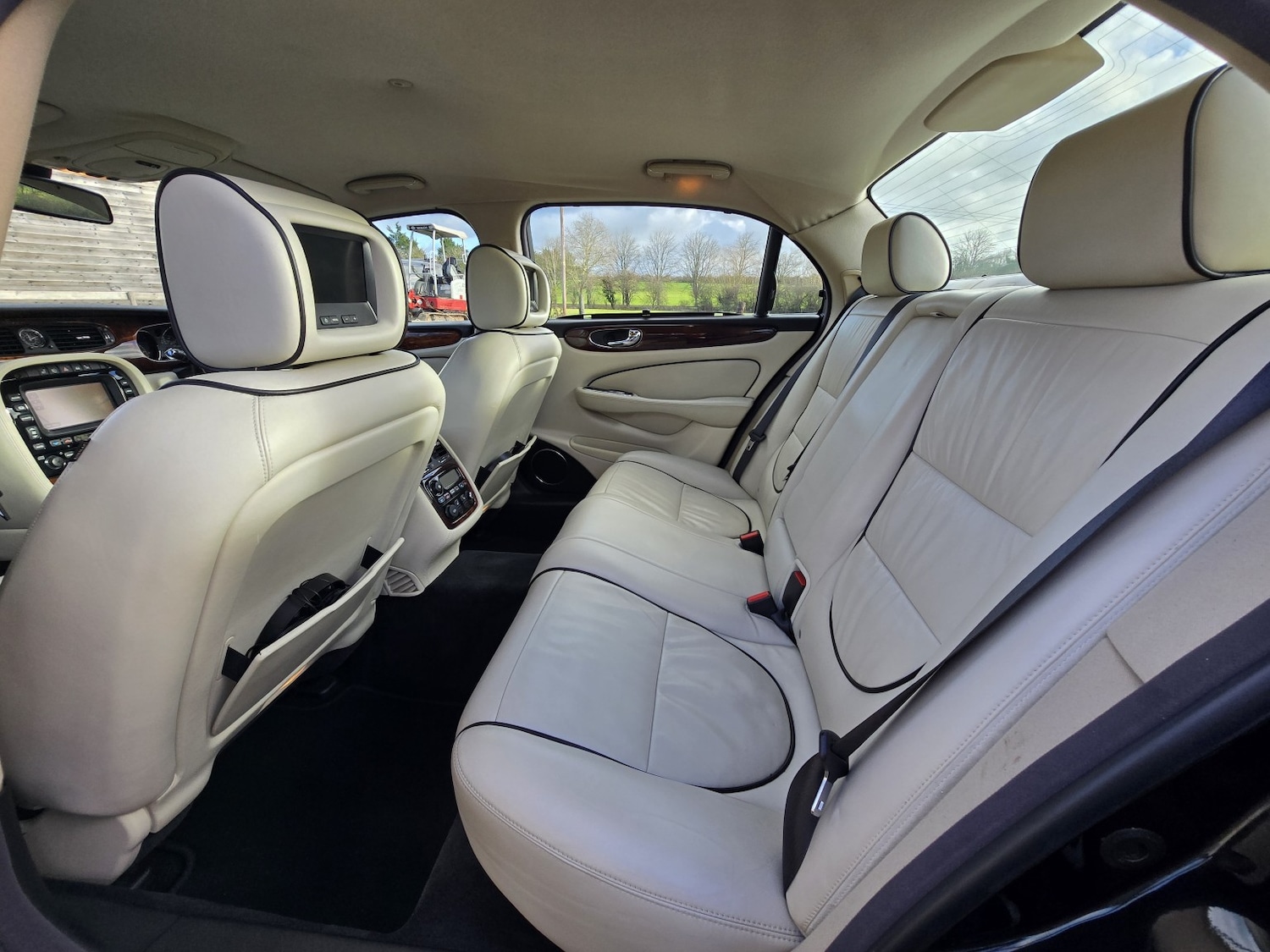 Used Jaguar XJ 2008 for sale - 76974425: Photo 17