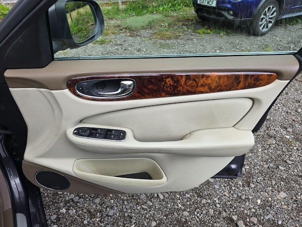 Used Jaguar XJ 2008 for sale - 75767187: Photo 25