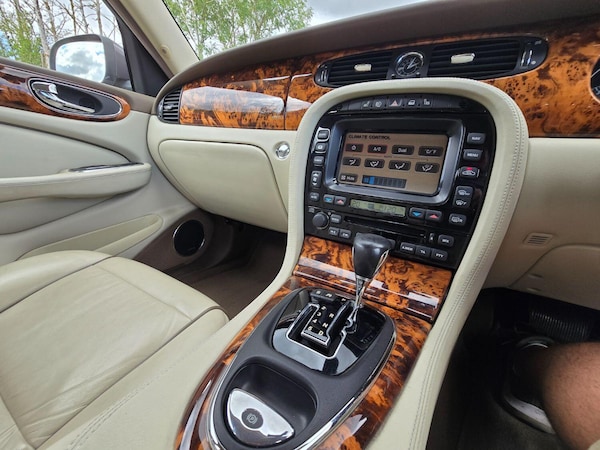 Used Jaguar XJ 2008 for sale - 75767187: Photo 28