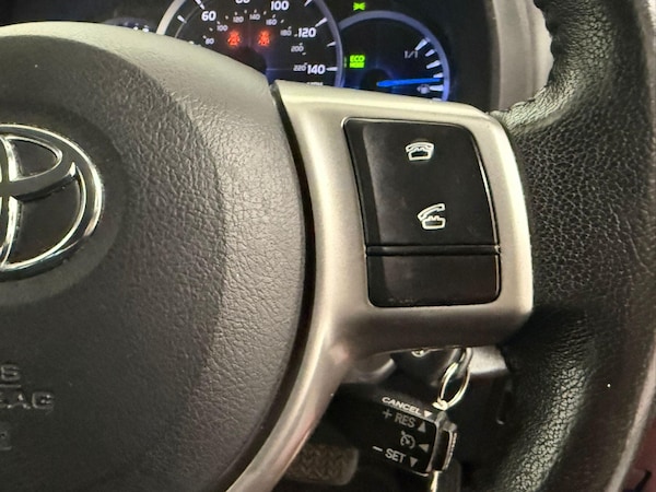 Used Toyota Yaris 2014 for sale - 76227125: Photo 26