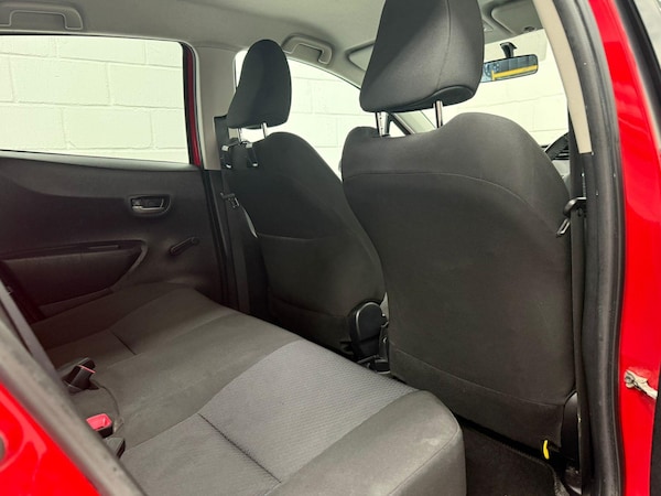 Used Toyota Yaris 2014 for sale - 76227125: Photo 30