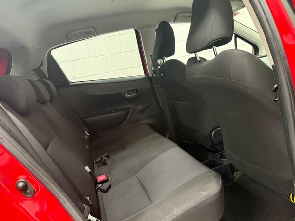 Used Toyota Yaris 2014 for sale - 76227125: Photo 33