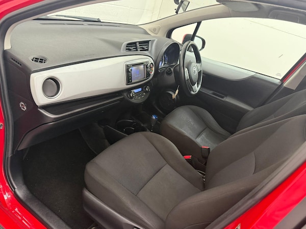 Used Toyota Yaris 2014 for sale - 76227125: Photo 46