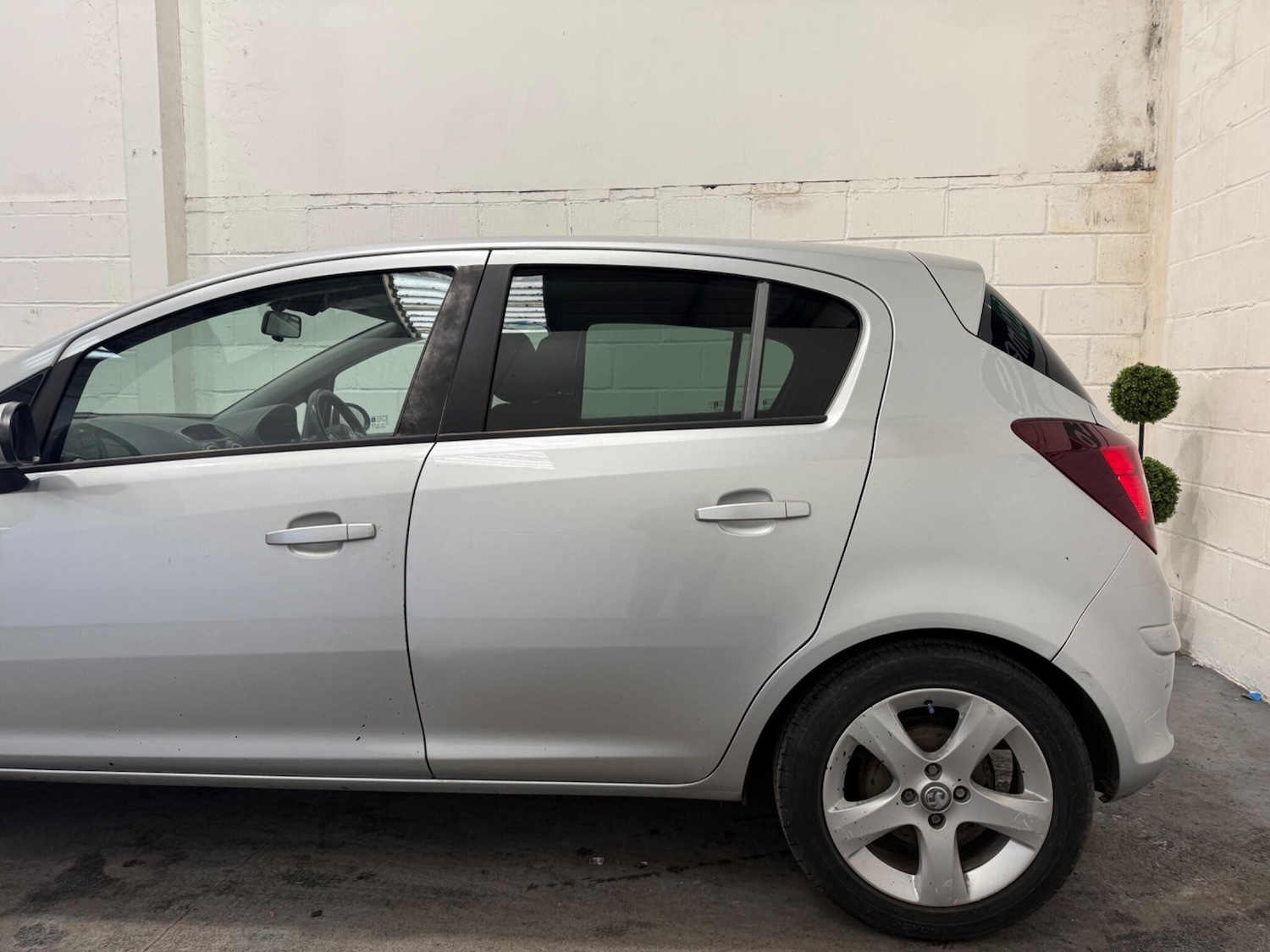 Used Vauxhall Corsa 2012 for sale - 77101946: Photo 5