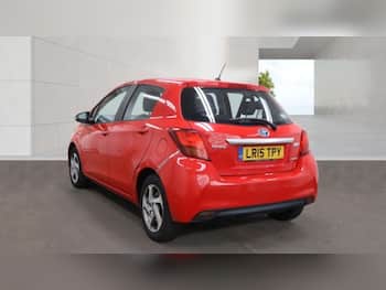 Used Toyota Yaris 2015 for sale - 79801993: Photo