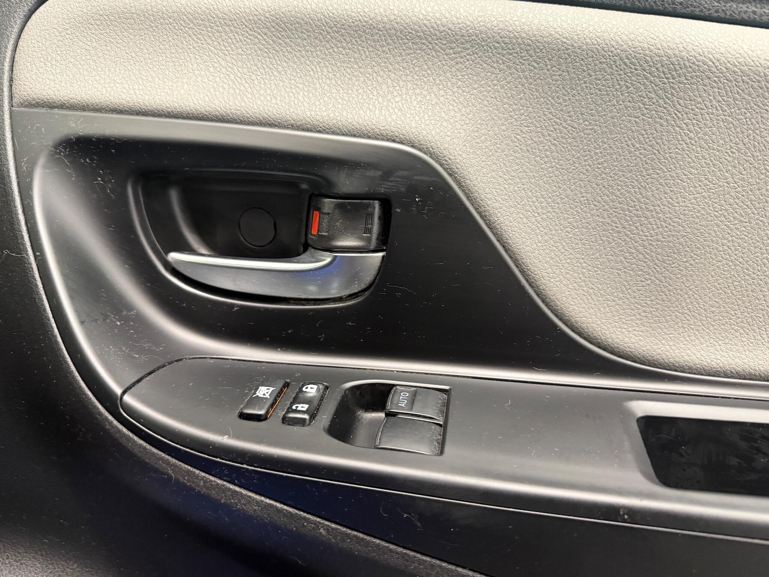 Used Toyota Yaris 2019 for sale - 76370872: Photo 29
