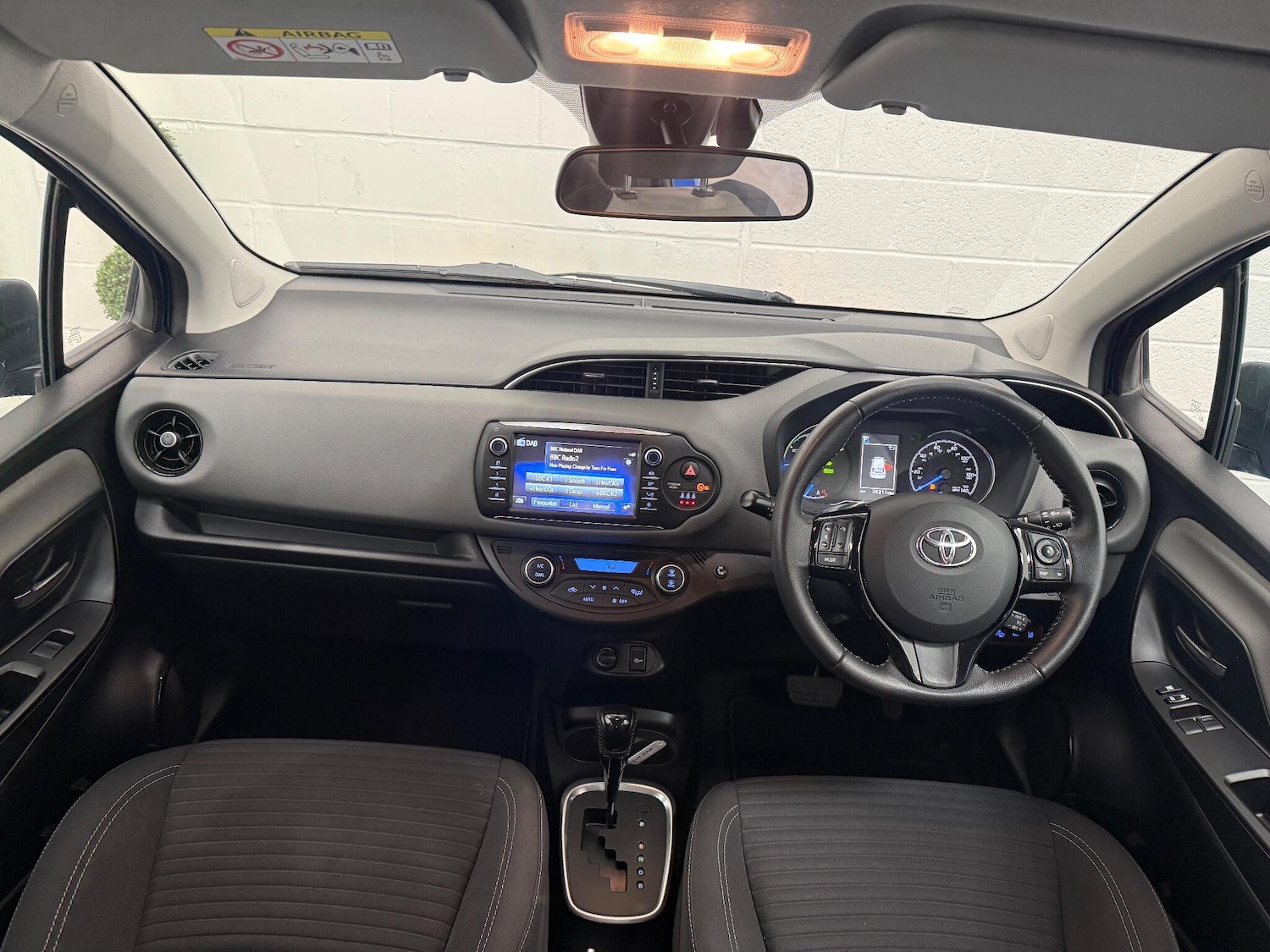 Used Toyota Yaris 2019 for sale - 76370872: Photo 35