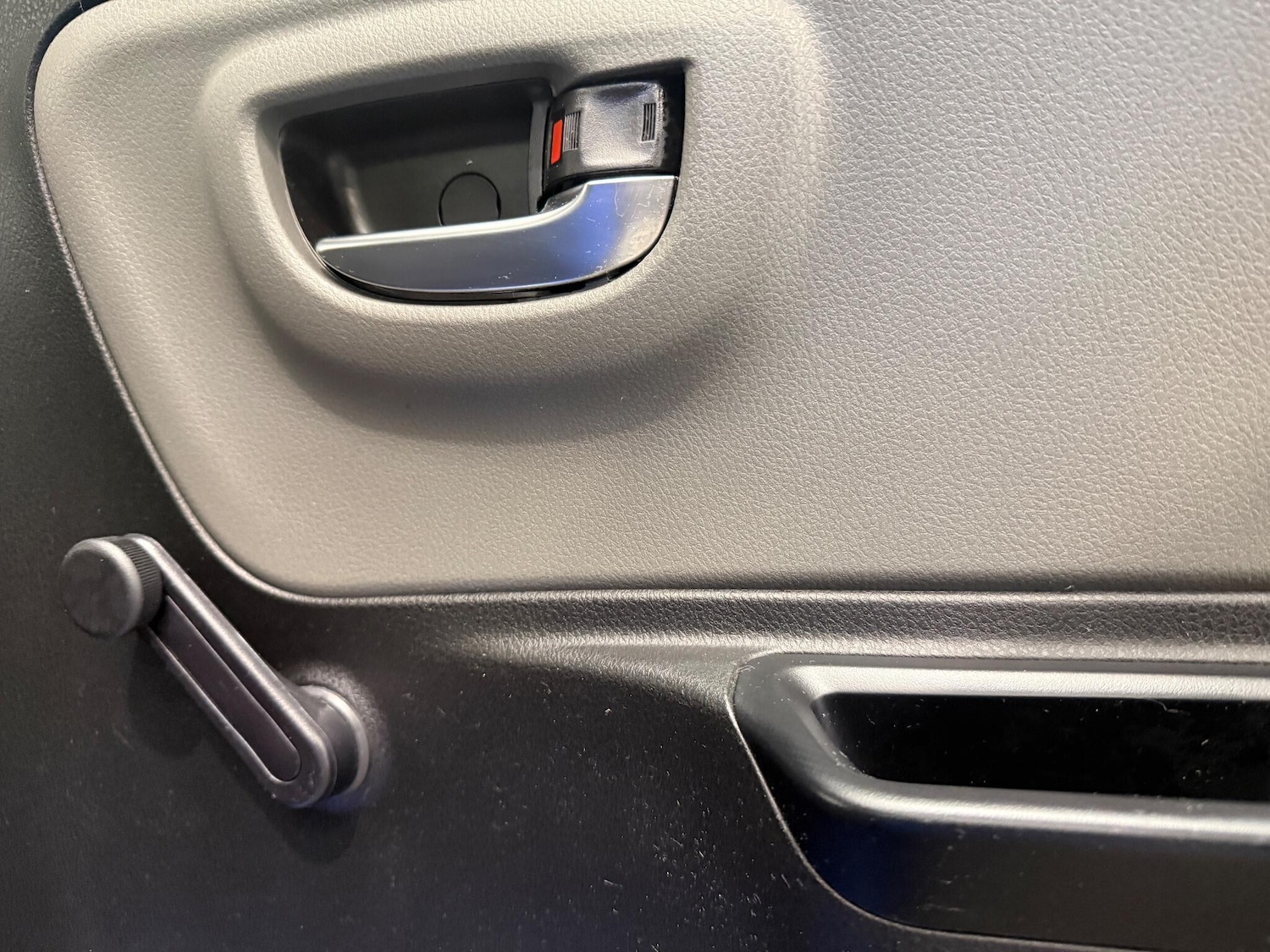 Used Toyota Yaris 2019 for sale - 76370872: Photo 36