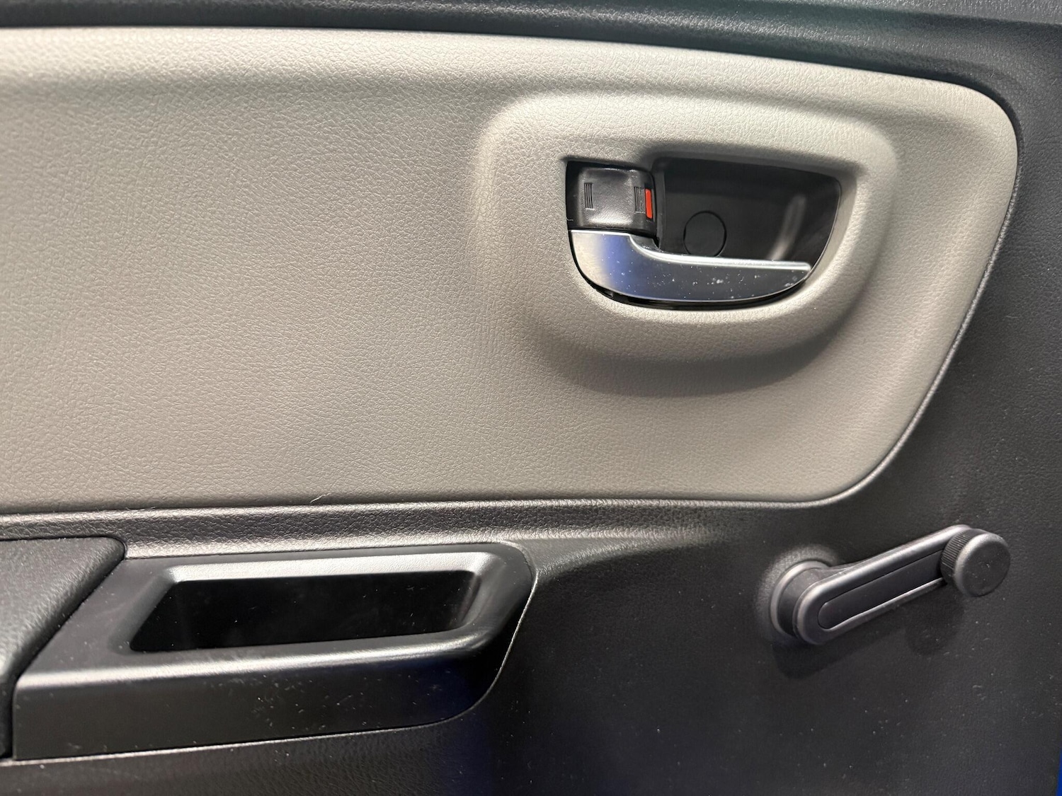 Used Toyota Yaris 2019 for sale - 76370872: Photo 41