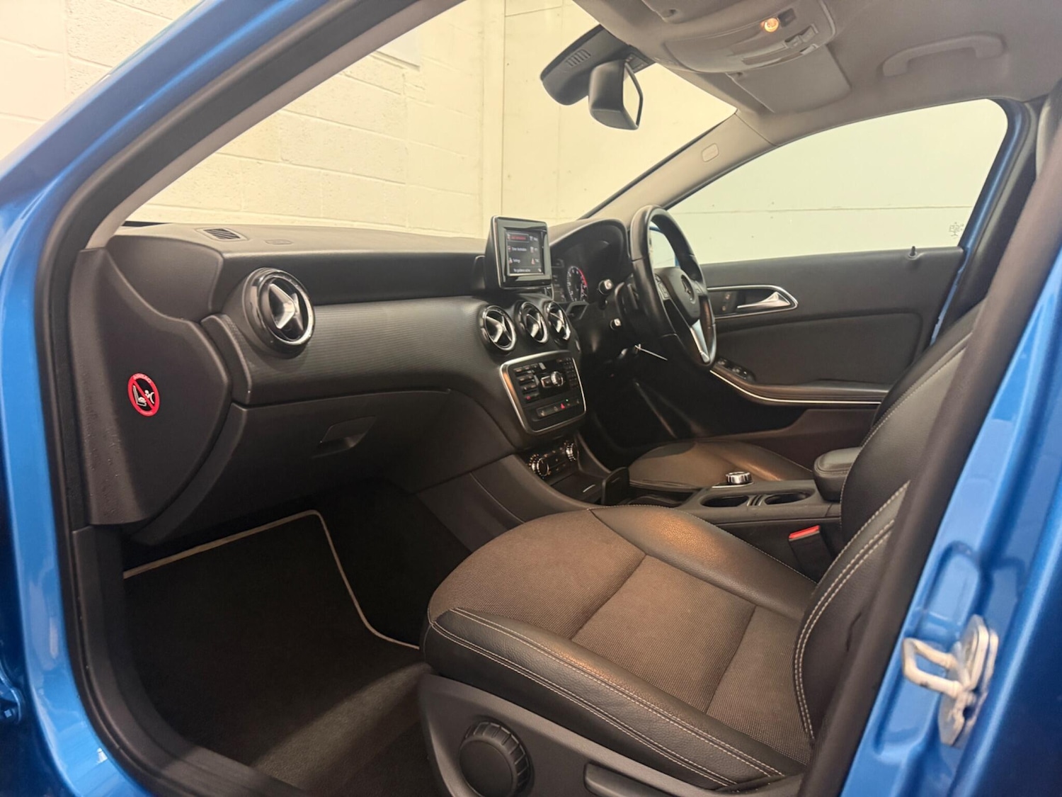 Used Mercedes-Benz A-Class 2013 for sale - 76771801: Photo 32