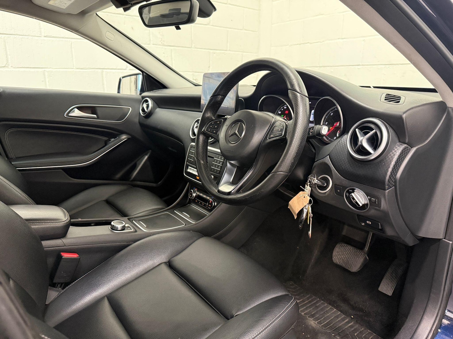 Used Mercedes-Benz A-Class 2016 for sale - 76988553: Photo 21