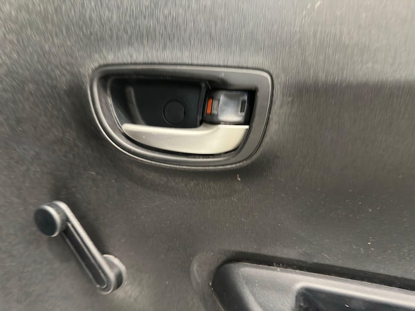 Used Toyota Yaris 2014 for sale - 75291854: Photo 41