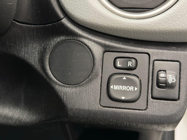 Used Toyota Yaris 2014 for sale - 75291854: Photo 43