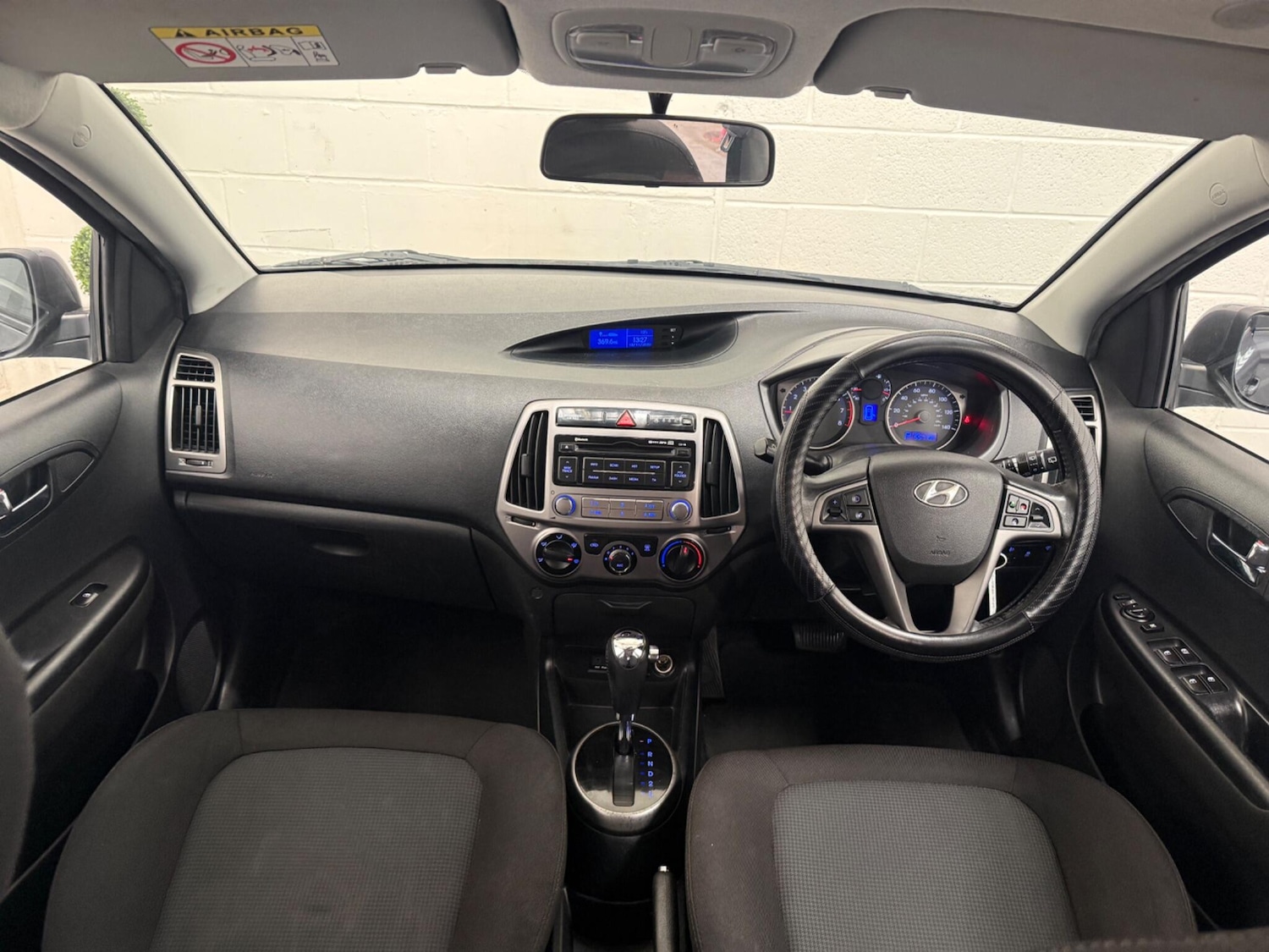 Used Hyundai i20 2014 for sale - 76592907: Photo 14