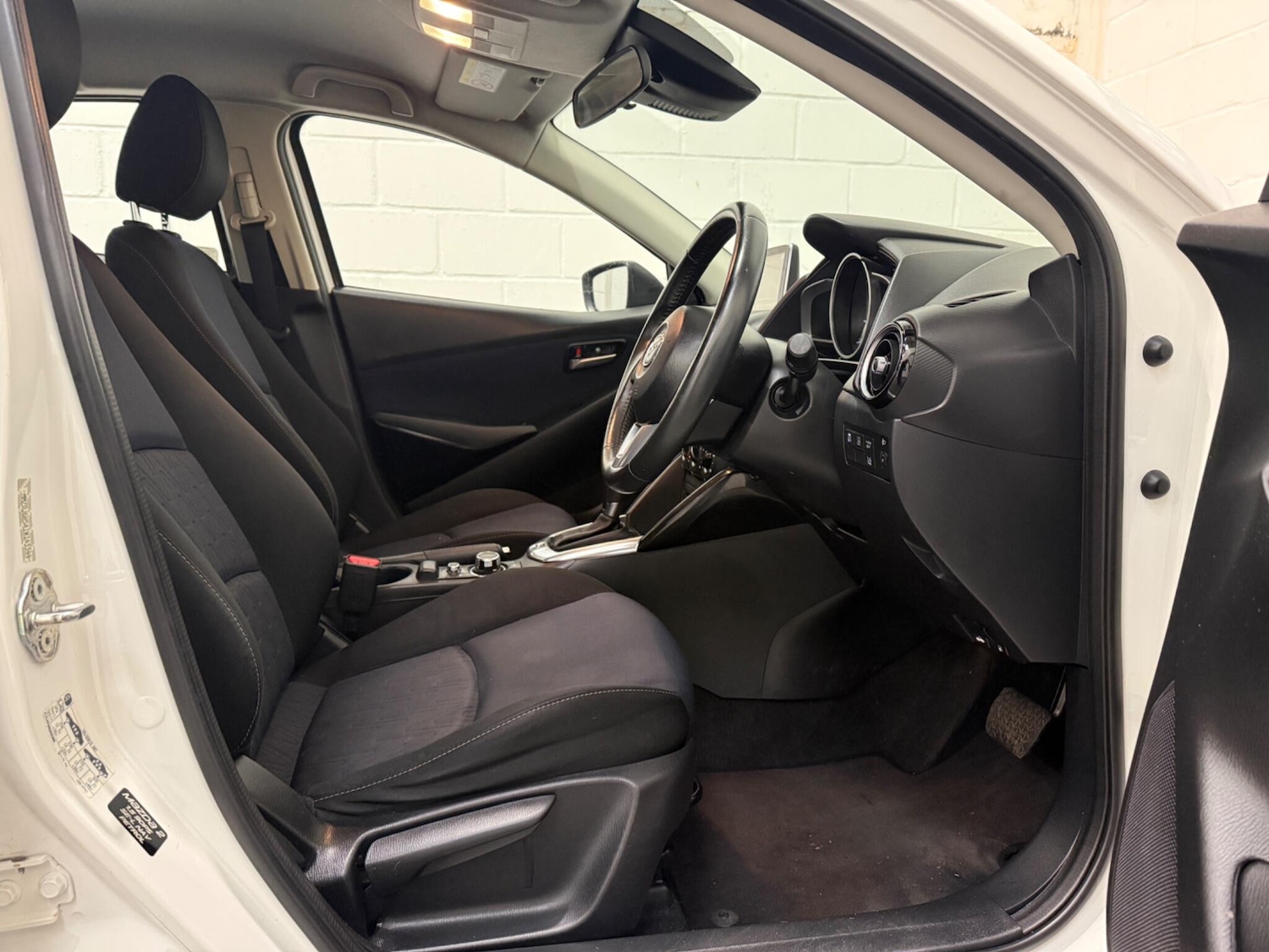 Used Mazda Mazda2 2015 for sale - 76633590: Photo 16