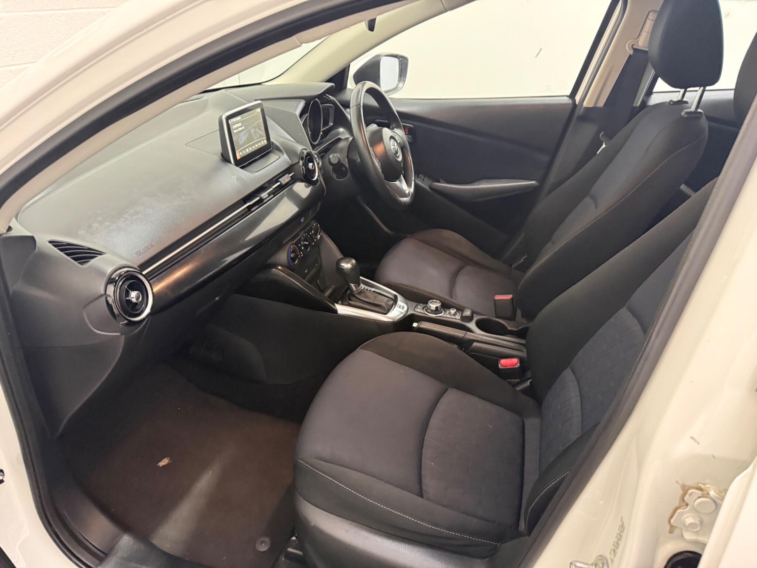 Used Mazda Mazda2 2015 for sale - 76633590: Photo 34