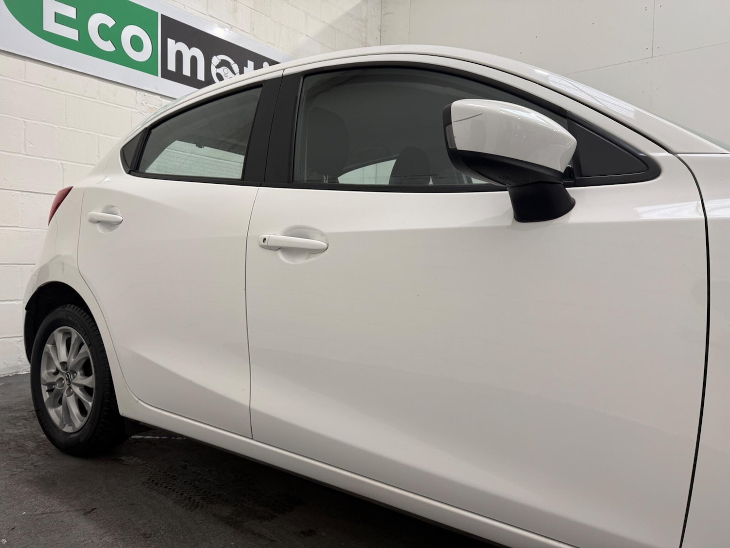 Used Mazda Mazda2 2015 for sale - 76633590: Photo 4