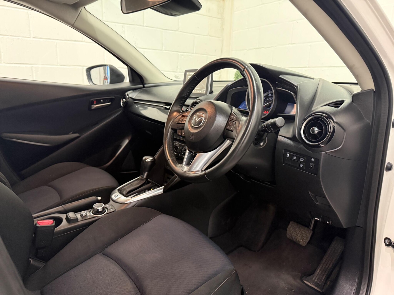 Used Mazda Mazda2 2015 for sale - 76633590: Photo 46