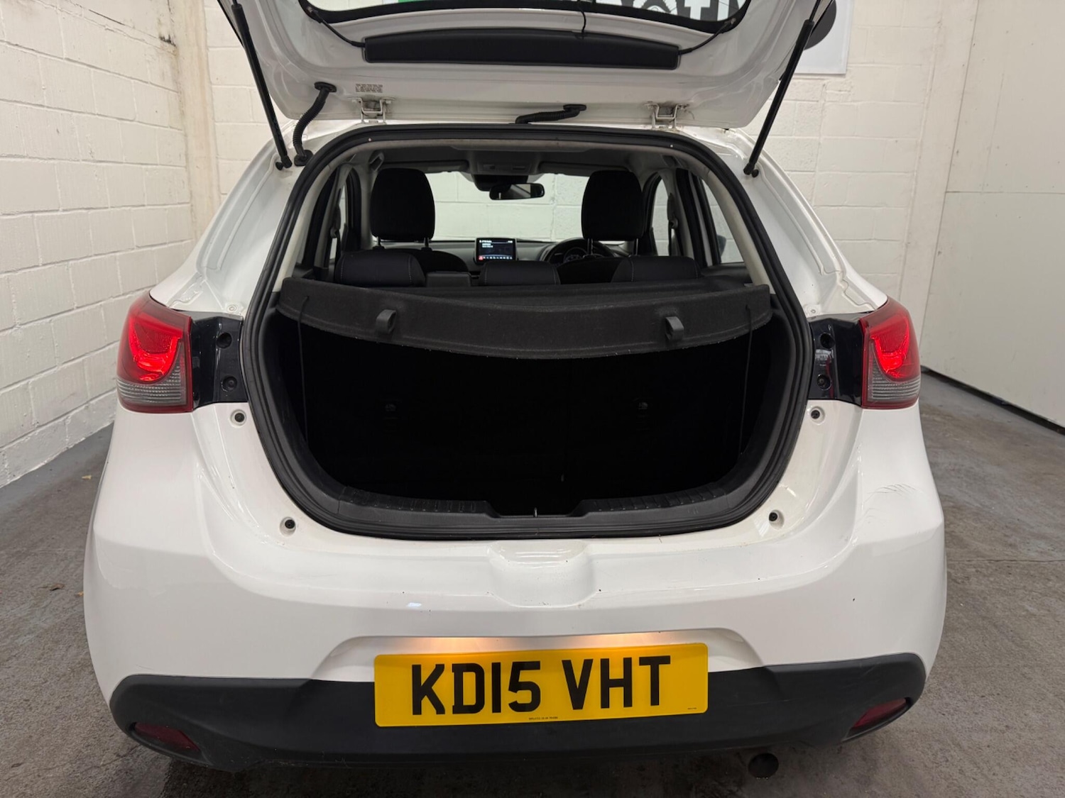 Used Mazda Mazda2 2015 for sale - 76633590: Photo 47