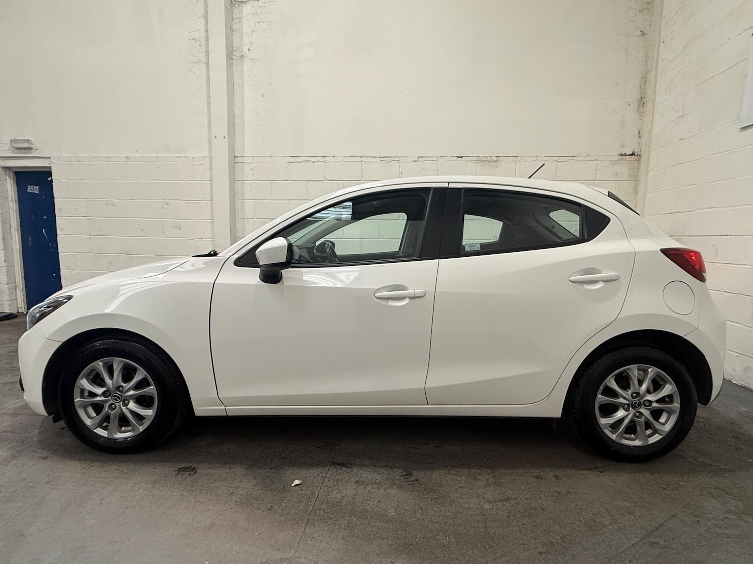 Used Mazda Mazda2 2015 for sale - 76633590: Photo 7