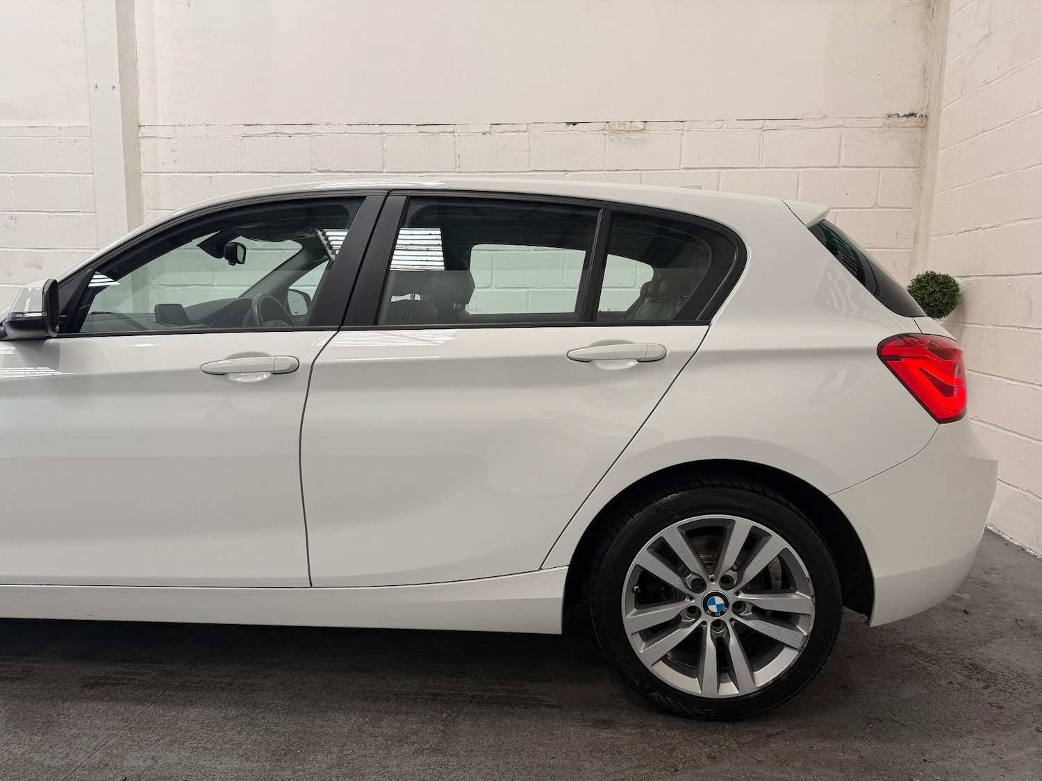 Used BMW 1 Series 2017 for sale - 76561552: Photo 8