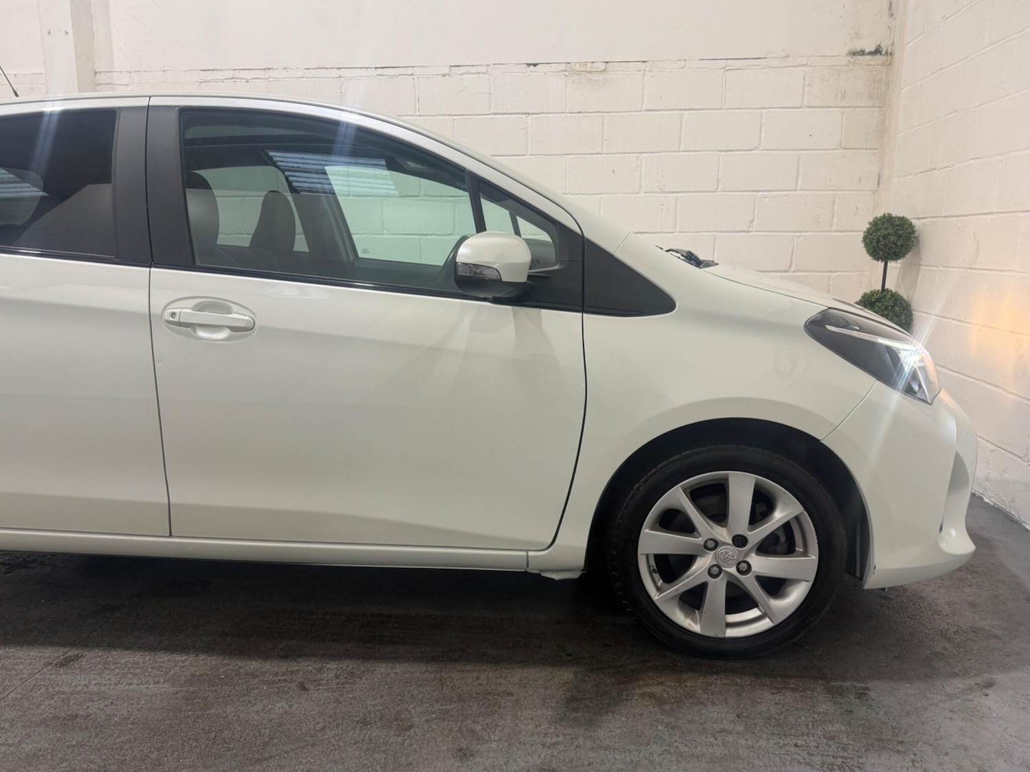 Used Toyota Yaris 2015 for sale - 76759302: Photo 11