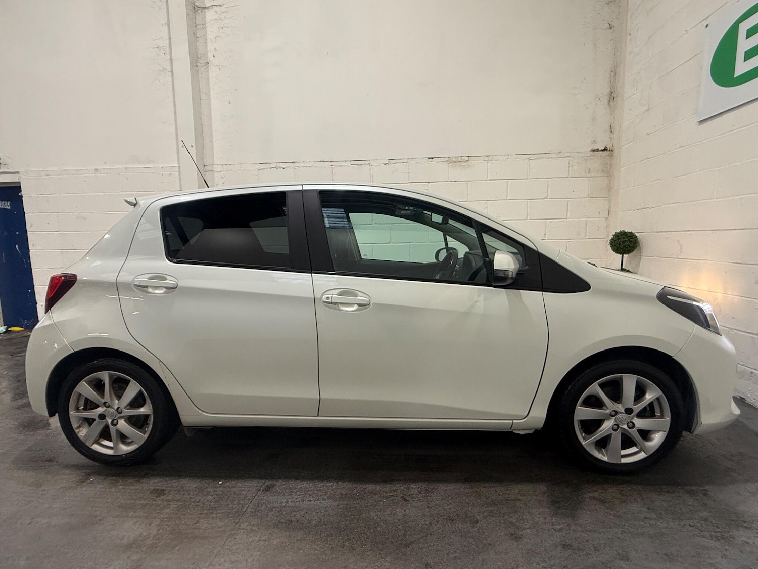 Used Toyota Yaris 2015 for sale - 76759302: Photo 13