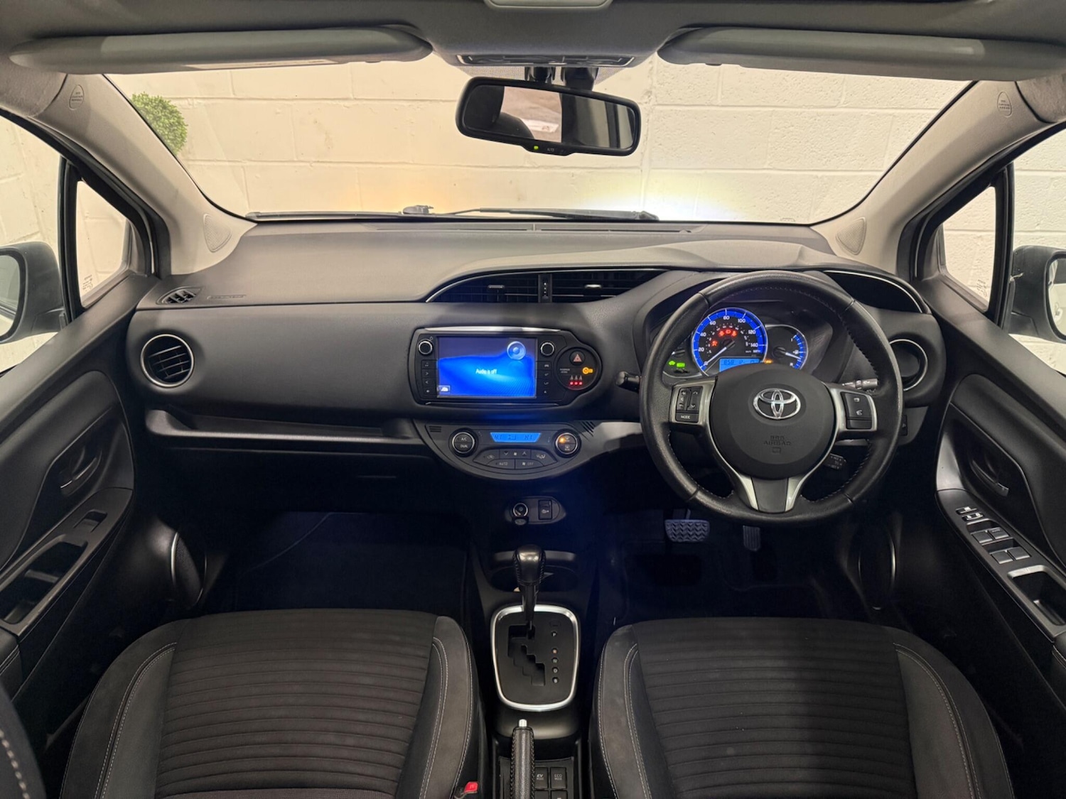 Used Toyota Yaris 2015 for sale - 76759302: Photo 16