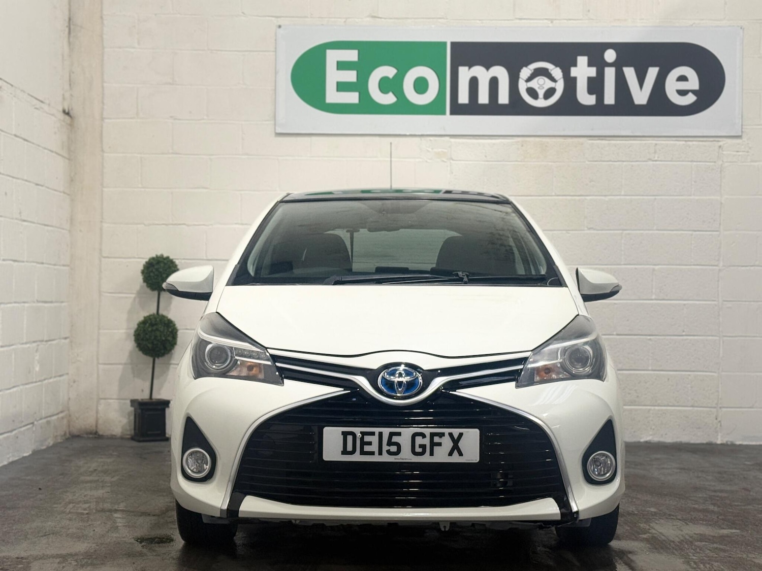 Used Toyota Yaris 2015 for sale - 76759302: Photo 2