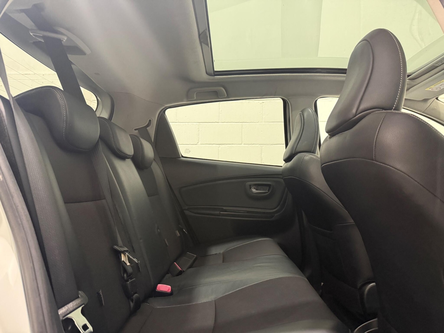 Used Toyota Yaris 2015 for sale - 76759302: Photo 21