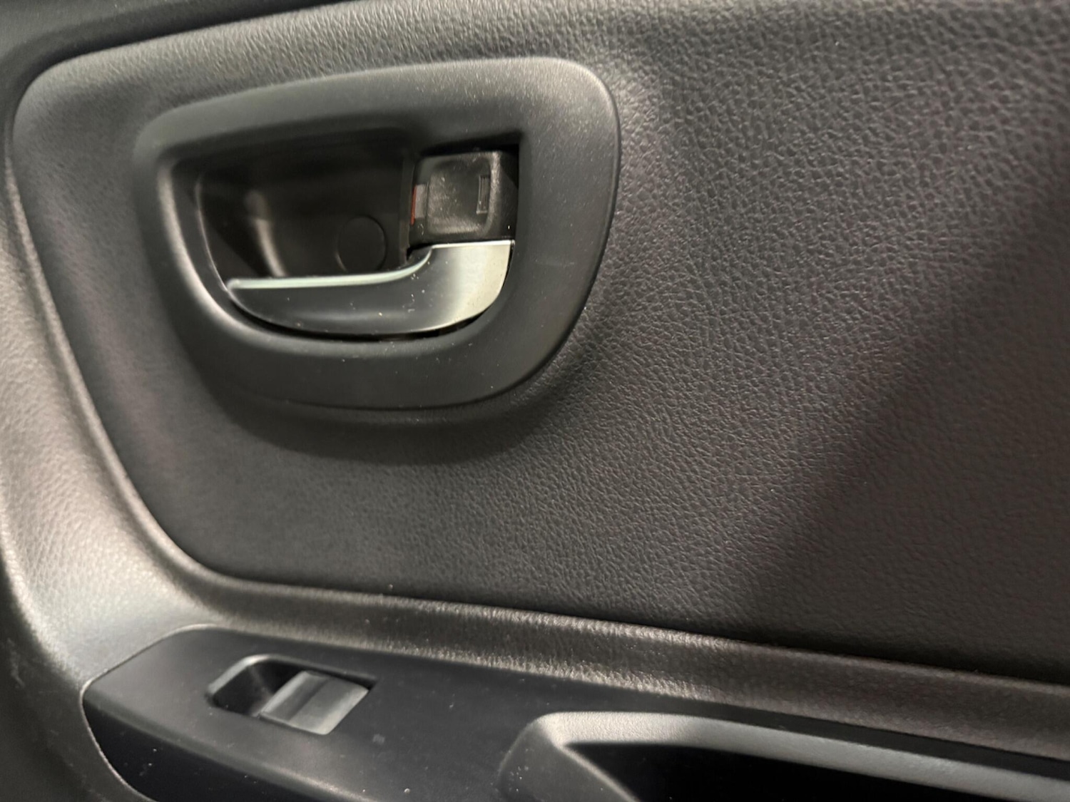 Used Toyota Yaris 2015 for sale - 76759302: Photo 30